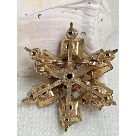 Vintage Gold Tone Brooch with Purple and Clear CZs - Picture 5 of 6